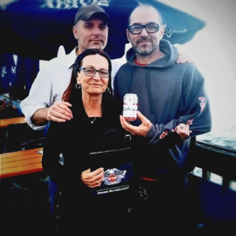 Meet your Posher, Mona